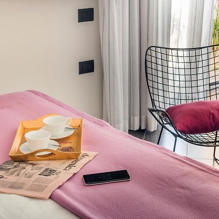 Foyer Rooms & Suites Affittacamere กาญารี ภายนอก รูปภาพ