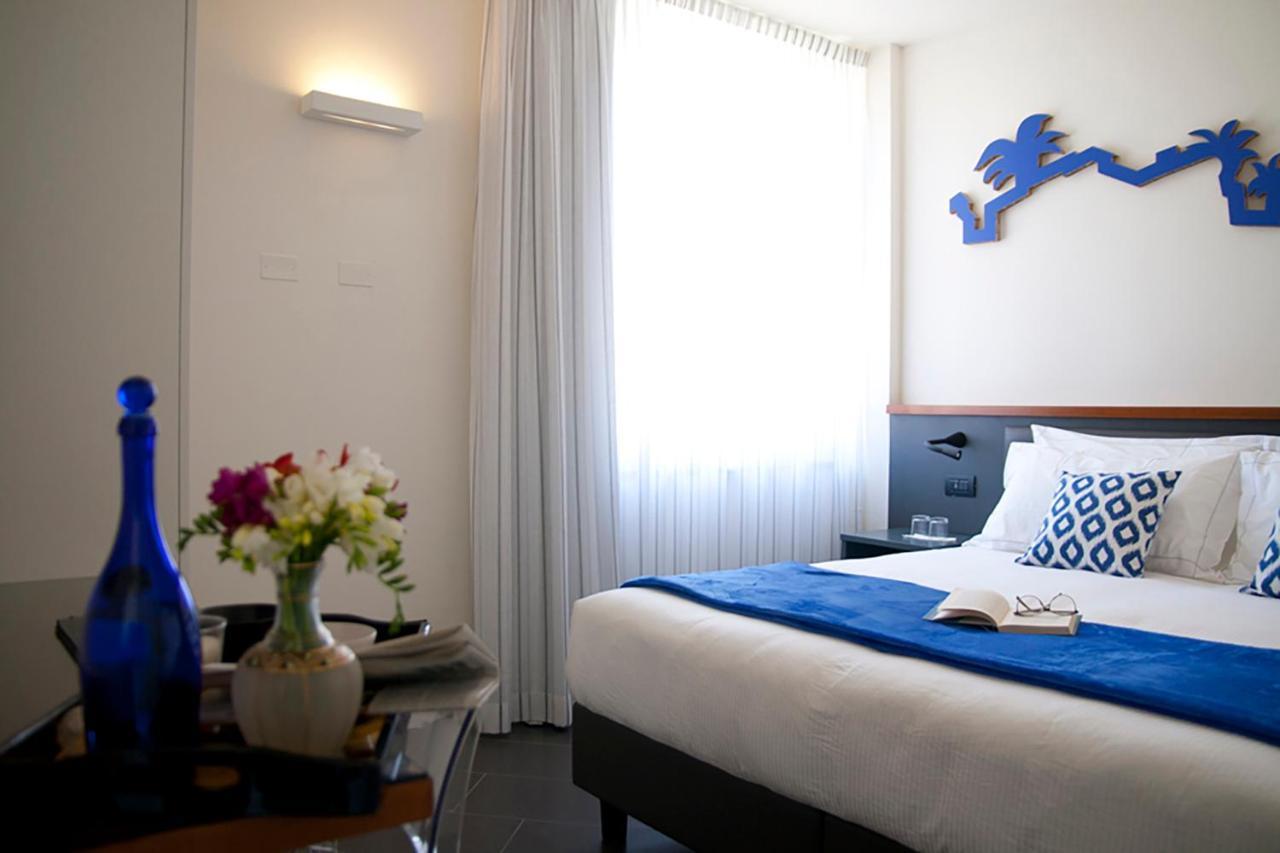 Foyer Rooms & Suites Affittacamere กาญารี ภายนอก รูปภาพ