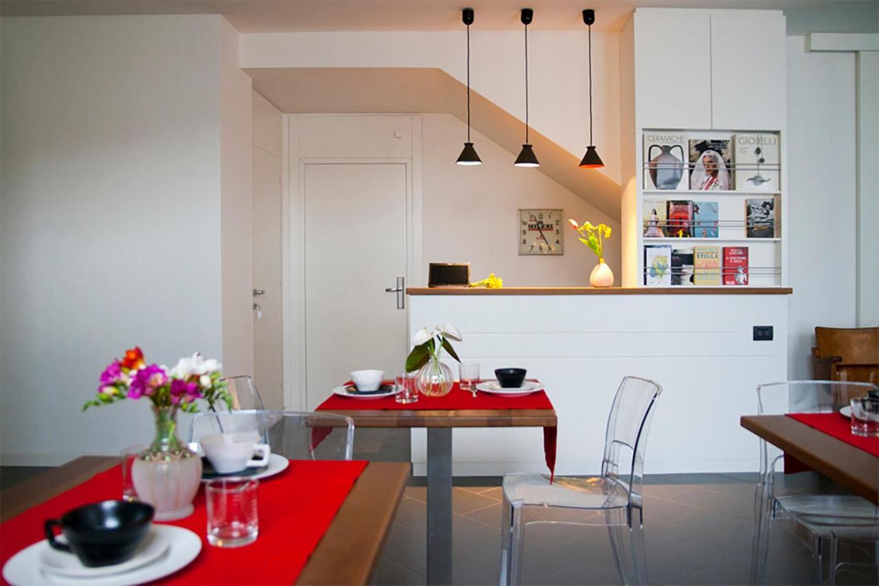 Foyer Rooms & Suites Affittacamere กาญารี ภายนอก รูปภาพ