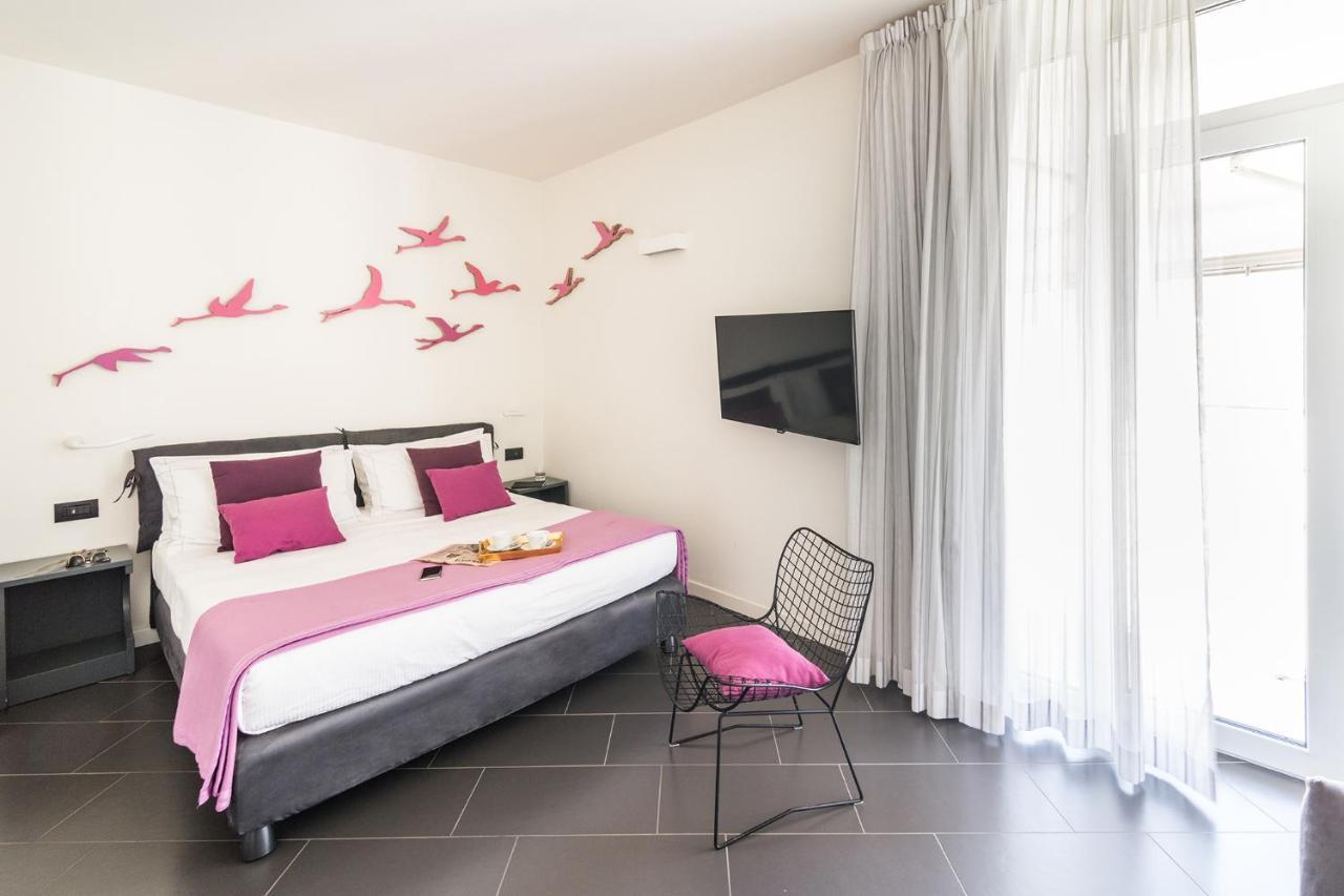 Foyer Rooms & Suites Affittacamere กาญารี ภายนอก รูปภาพ