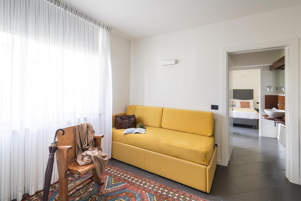 Foyer Rooms & Suites Affittacamere กาญารี ภายนอก รูปภาพ